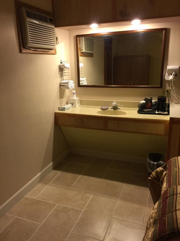 Americas Best Value Inn & Suites Macon At Sunset Dr מראה חיצוני תמונה