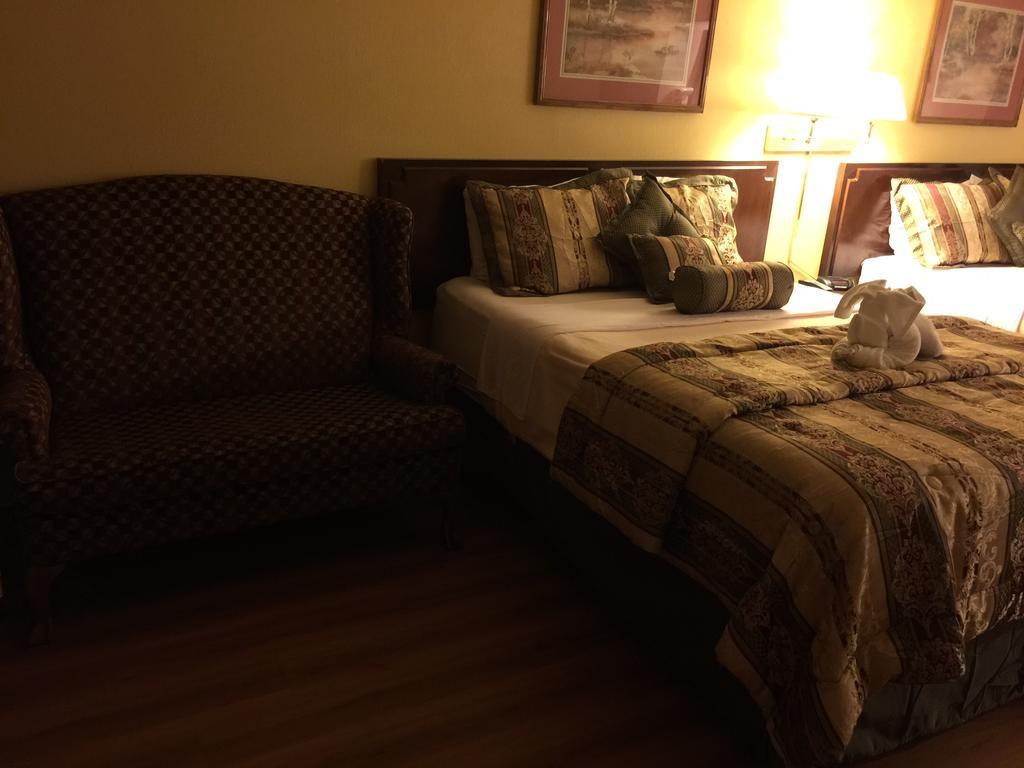 Americas Best Value Inn & Suites Macon At Sunset Dr מראה חיצוני תמונה