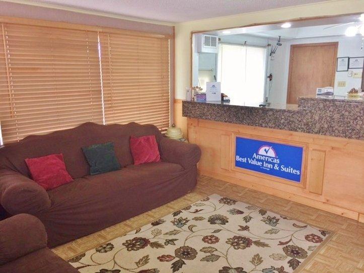 Americas Best Value Inn & Suites Macon At Sunset Dr מראה חיצוני תמונה
