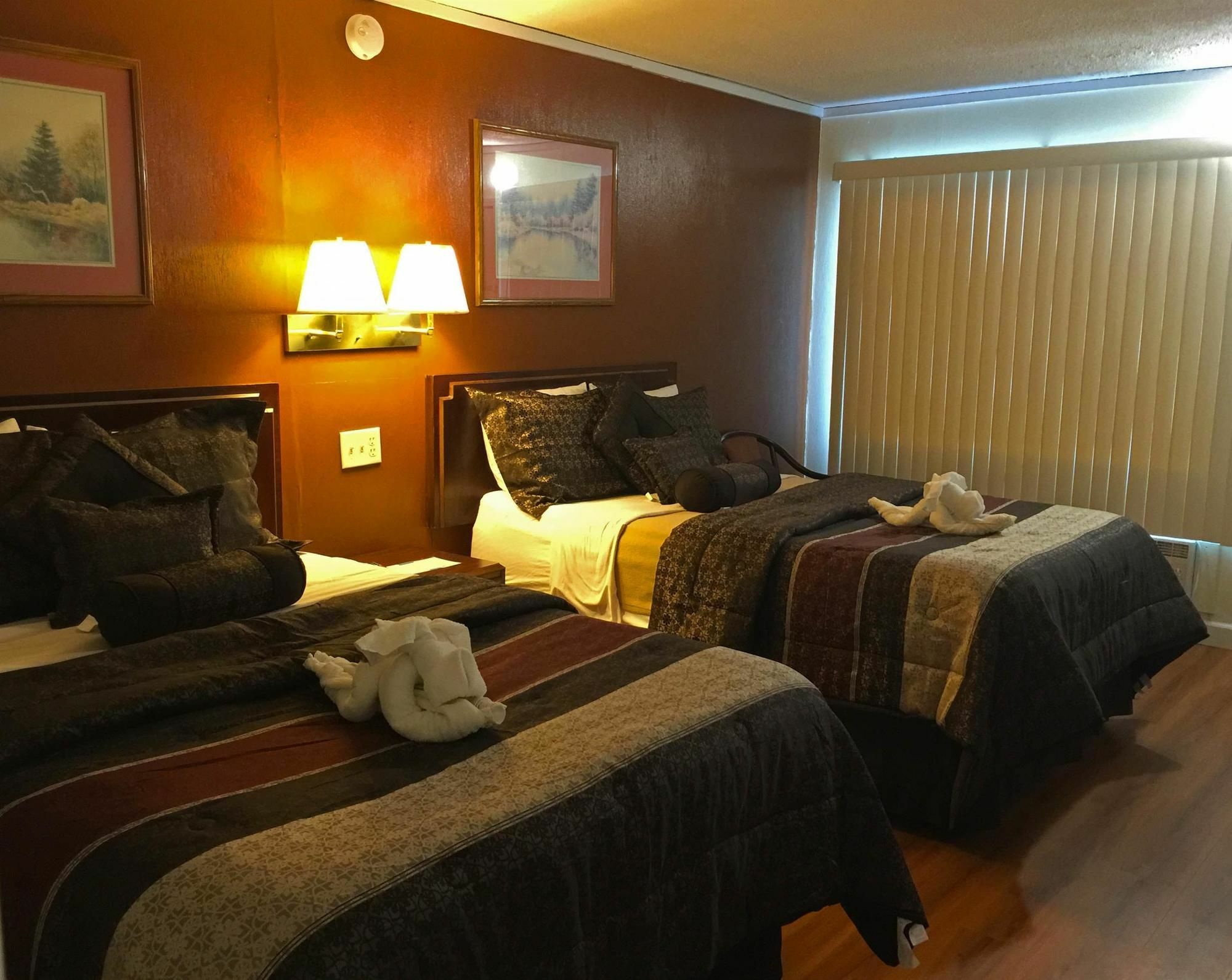 Americas Best Value Inn & Suites Macon At Sunset Dr מראה חיצוני תמונה
